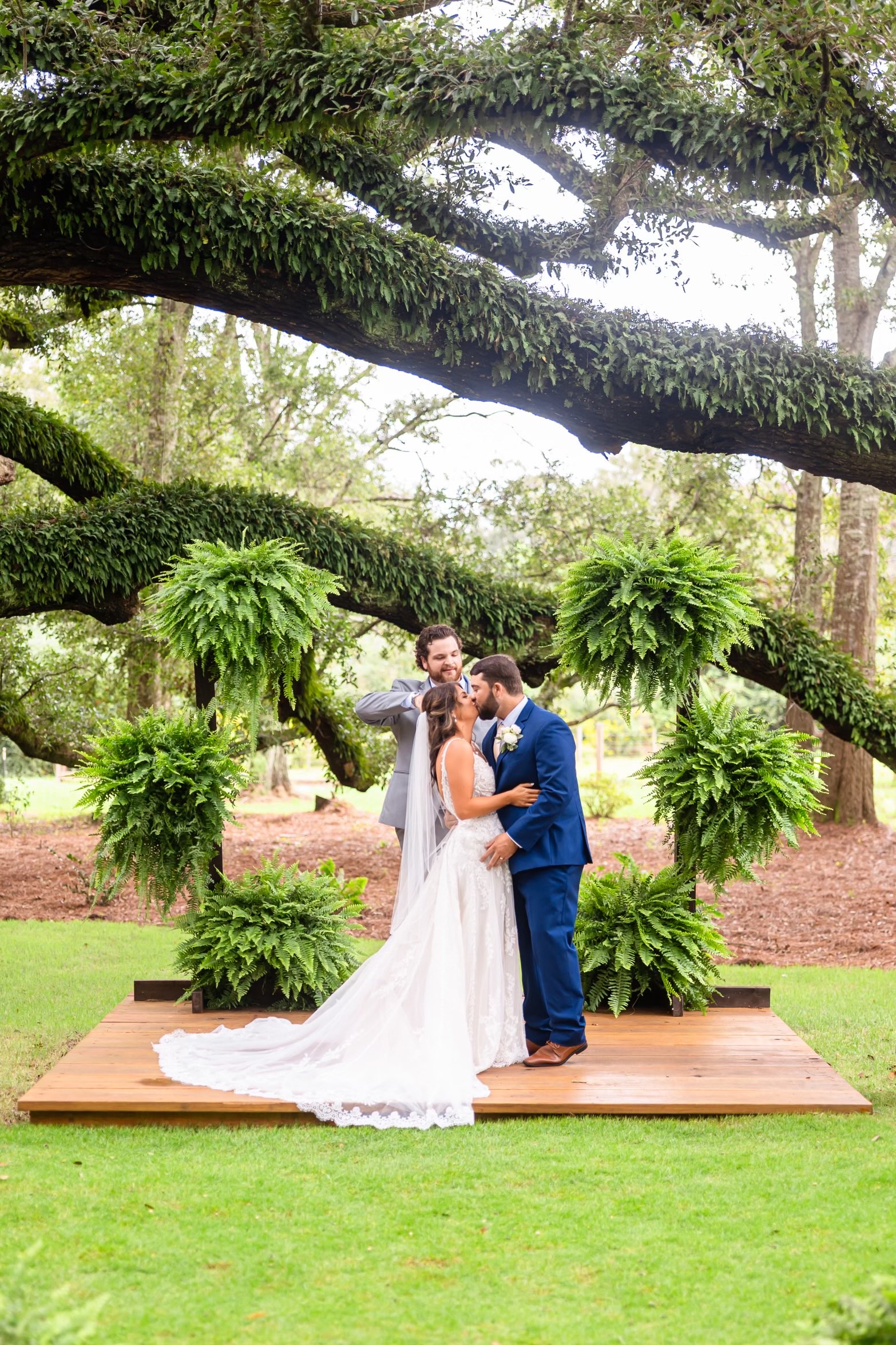 Brides and Grooms, photo 7